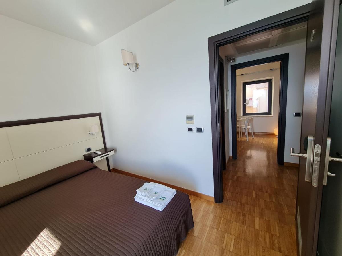 Baja Delle Sirene Bed & Breakfast Taranto Bagian luar foto