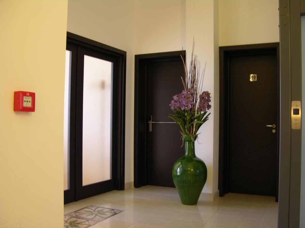 Baja Delle Sirene Bed & Breakfast Taranto Bagian luar foto