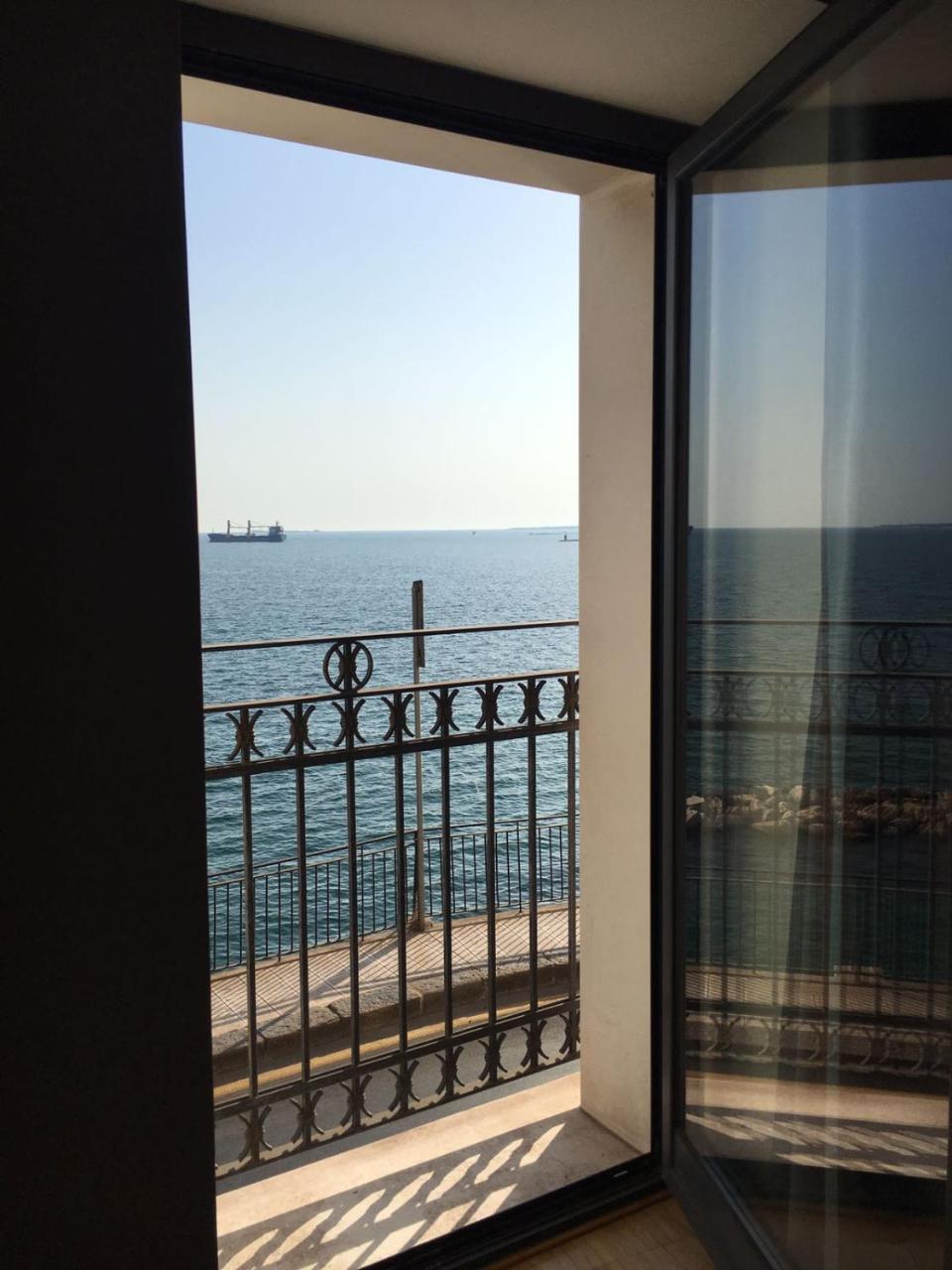 Baja Delle Sirene Bed & Breakfast Taranto Bagian luar foto